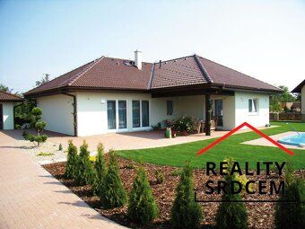 Hledáte stavební pozemek na klidném a krásném místě?
Nabízím