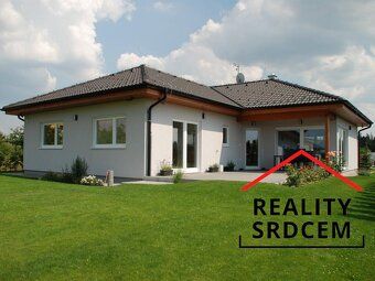 Hledáte stavební pozemek na klidném a krásném místě?
Nabízím