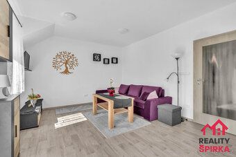 Nabízíme k prodeji kompletně zařízený apartmán 2+kk s balkon