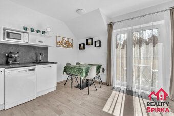Nabízíme k prodeji kompletně zařízený apartmán 2+kk s balkon