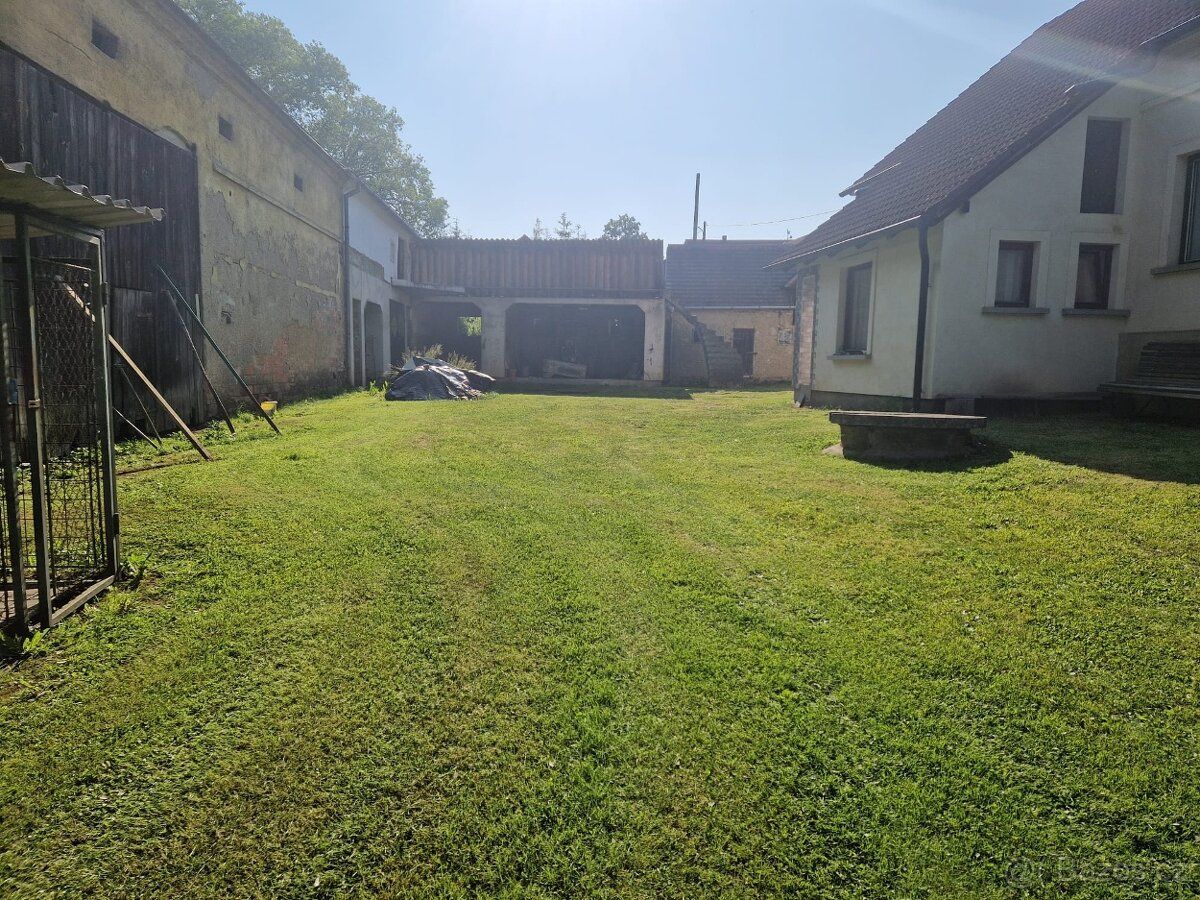 Rodinný dům 140m2,na okraji malebné vesnice 7km od Stříbra k