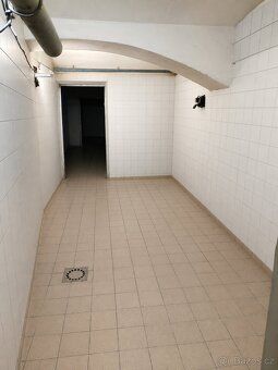 Pronájem sklepních prostor 220 m² – Praha Uhříněves Nabízím 