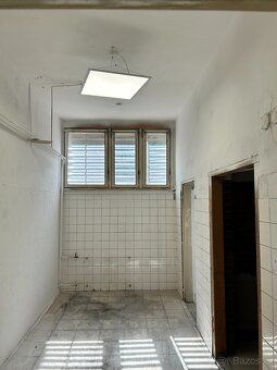 Nabízíme k pronájmu sklad o velikosti 18 m2 za 4500 Kč/ měsí