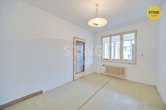Nabízíme k prodeji rodinný dům o dispozici 5+1 v obci Prušán