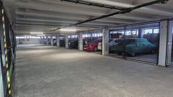 Nabízím ke koupi (převod členských práv) dvě krytá garážová 