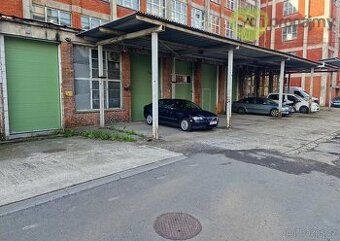 V budově zubní polikliniky na ulici Antonínova ve Zlíně nabí