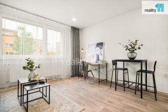 +služby 2773/2os., Reality 11 Vám zprostředkují pronájem byt