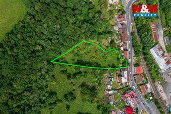 Nabízíme Vám k prodeji pozemek o ploše 4 585 m² v Benešově n