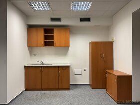 Nabízíme k pronájmu obchodní prostory o výměře 52m2 v centru