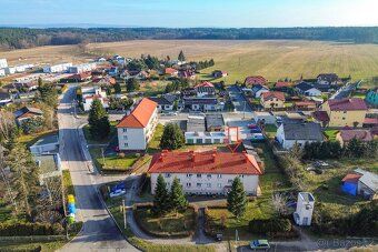 Nabízím k prodeji velmi pěkný a světlý byt o dispozici 2+1 a