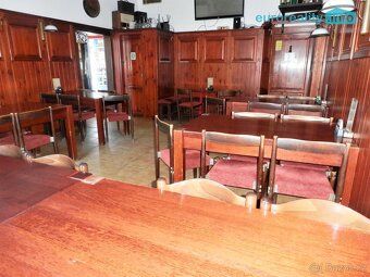 Nabízíme k pronájmu zavedenou restauraci 206 m2 se zahrádkou