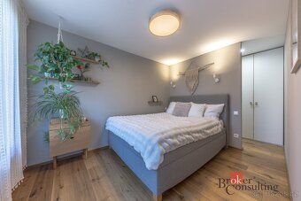 Moderní dům 5kk, 140 m2, pozemek 1.005 m2, v harmonii s přír