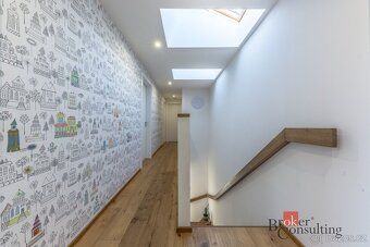 Moderní dům 5kk, 140 m2, pozemek 1.005 m2, v harmonii s přír