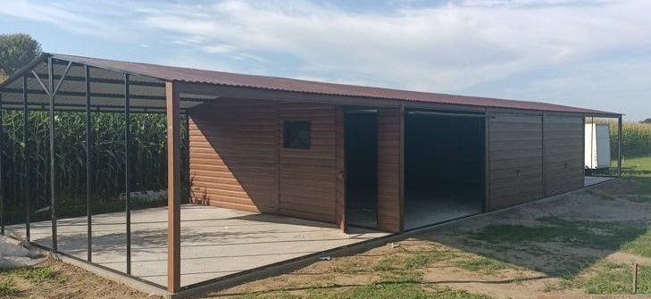 Prodám garáž 9x6 barva ořech Sedlová střecha pokrytá trapézo