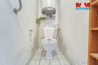 Nabízíme k prodeji malebný rodinný dům o dispozici 4+1 v cen