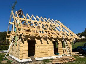 Roubenka o půdorysu 7x8,4m. Nabízíme stavebnici roubenky. Ob