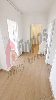 Nabízíme k pronájmu prostorný a světlý byt 2+1 o rozloze 57 