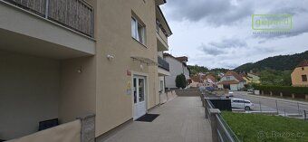 Dlouhodobý pronájem zděného bytu s balkonem v prvním patře n