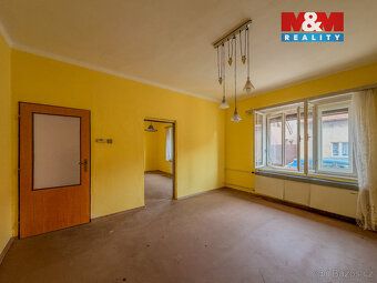 Nabízíme k prodeji rodinný dům o dispozici 4+1 a užitné ploš