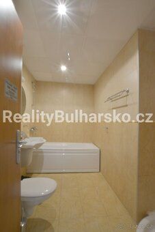 Apartmán 2+kk,71 m²,balkon s výhledem na bazén – Slunečné po