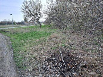 Prodej stavebního pozemku 1074 m² Úpohlavy 1.256.000,-Kč
Nab