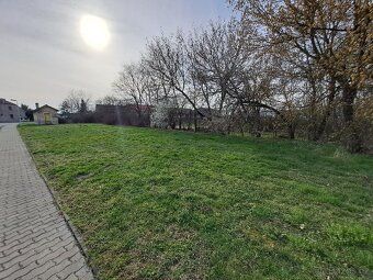 Prodej stavebního pozemku 1074 m² Úpohlavy 1.256.000,-Kč
Nab