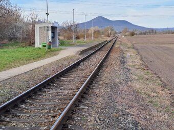 Prodej stavebního pozemku 1074 m² Úpohlavy 1.256.000,-Kč
Nab