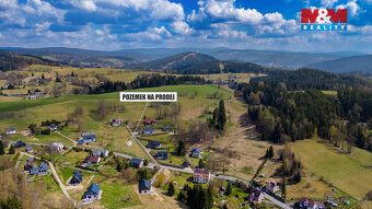 Nabízíme stavební pozemek o výměře 1 892 m² v klidné části o