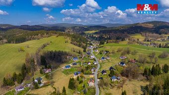 Nabízíme stavební pozemek o výměře 1 892 m² v klidné části o
