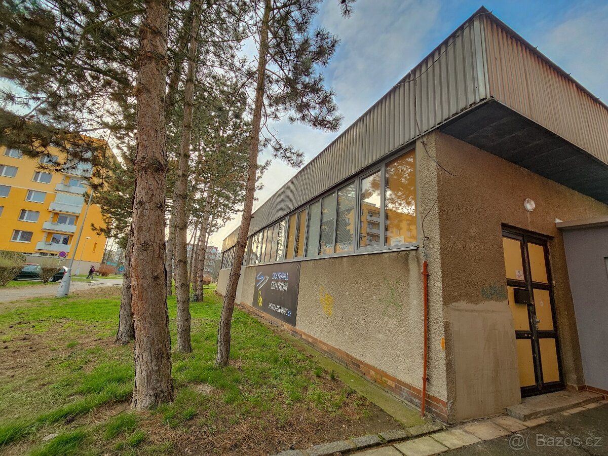 Prodáme 2x podíl na budově s vymezeným prostorem 129m a možn