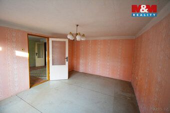 Prodej většího RD v obci Tršice -Zákřov. U RD všechny IS. Je