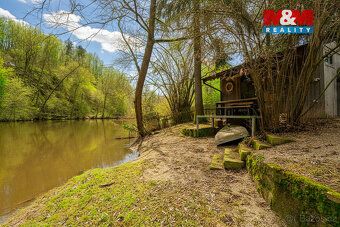 Rodinný dům s výhledem na hrad Loket a řeku Ohři
Nabízíme ro