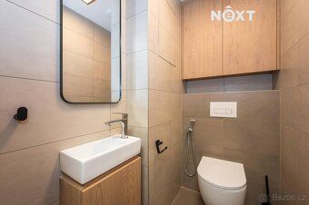 Luxusní, zcela nový byt 2+kk s garáží a výhledem na řeku – R
