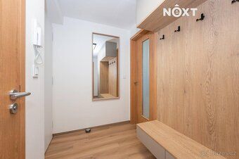 Luxusní, zcela nový byt 2+kk s garáží a výhledem na řeku – R