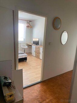 Pronájem. Byt 2+kk s prosklenou lodžií, zařízený, ulice N. F