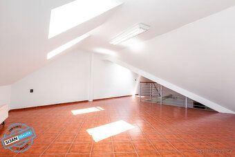 Jen málokdy se na trhu objeví nemovitost, která nabízí tak š