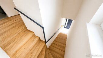 Jedná se o prodej jednotky 3+kk o velikosti 69,30 m² s vlast