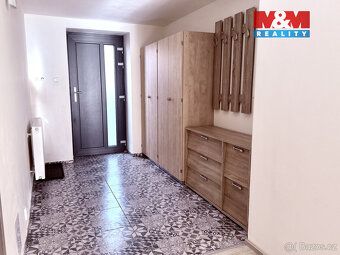 Nabízíme k pronájmu částečně zařízený byt 2+1 s terasou o ce