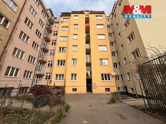 Nabízíme k prodeji světlý byt o dispozici 2+kk a celkové plo