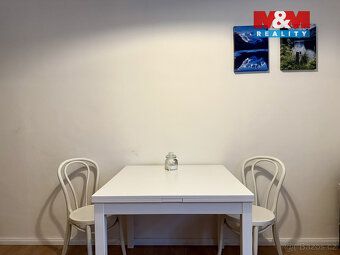 Nabízíme k pronájmu atypický, kompletně zařízený byt 3+1 na 