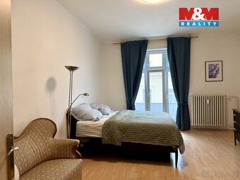 Nabízíme k pronájmu atypický, kompletně zařízený byt 3+1 na 