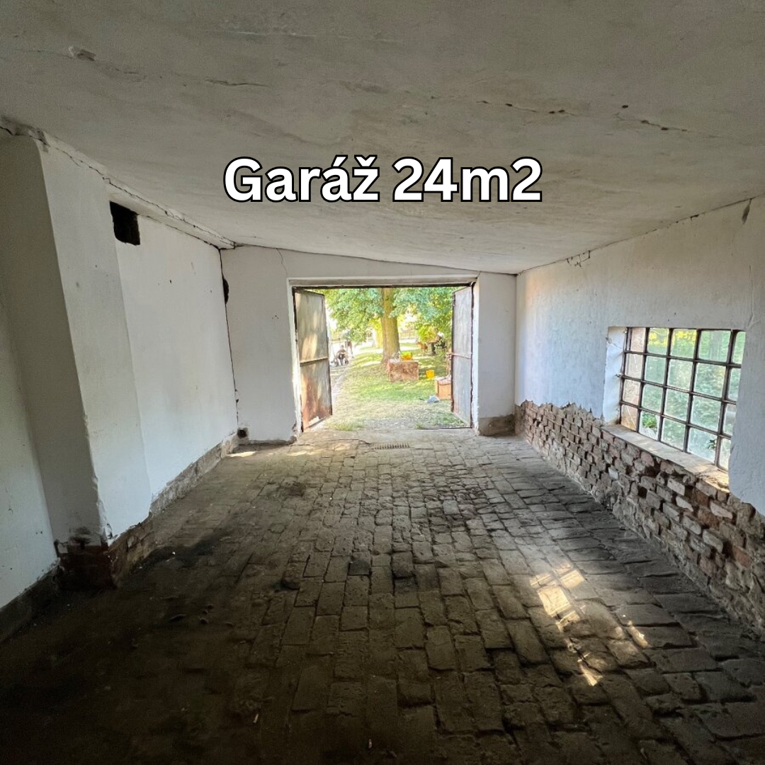 Prodám garáž / sklad / dílnu v obci Řepín u Mělníka. Celková