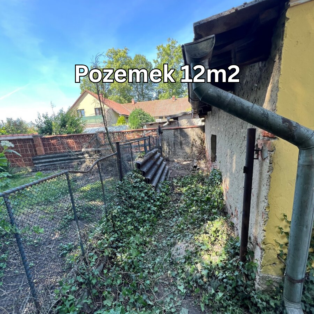 Prodám garáž / sklad / dílnu v obci Řepín u Mělníka. Celková