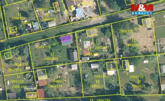 Nabízíme k prodeji zahradu o rozloze 379 m² v klidné části c