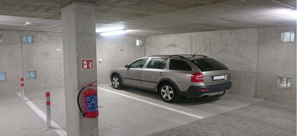Nabízím na prodej parkovacího stání v Brně, Černovicích, ul.