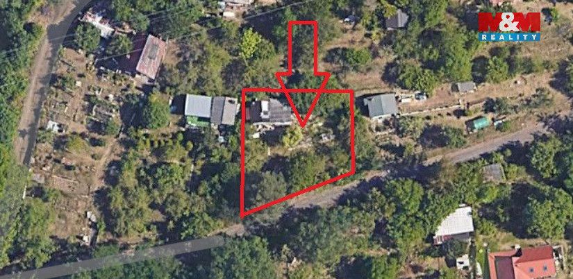 Nabízíme k prodeji chatu se zahradou o celkové výměře 700 m²