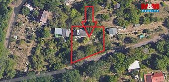 Nabízíme k prodeji chatu se zahradou o celkové výměře 700 m²