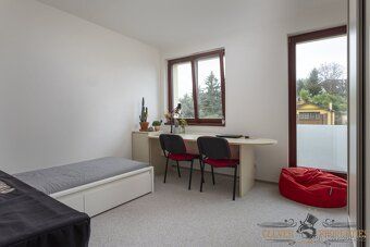 Ev.č. 00940 Luxusní rodinný dům se 4 terasami, garáží a neop