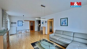Nabízíme k pronájmu moderní a světlý byt 3+kk o ploše 71 m² 