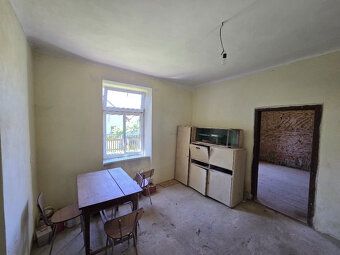 Nabízím k prodeji cihlový dům s dispozicí 3+kk, který se nac